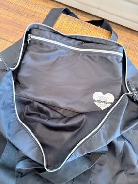 Victoria's Secret Black Tote- Fashion Show London/with pouch